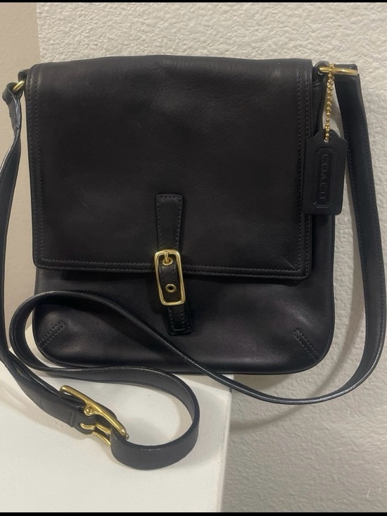 Coach Handbags - COACH vintage Legacy Slim Flap black leather crossbody 9592